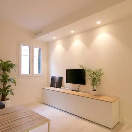 Gran Apartamento En El Centro Historico Con Parking Gratuito 4 Por Keywise Appartamento