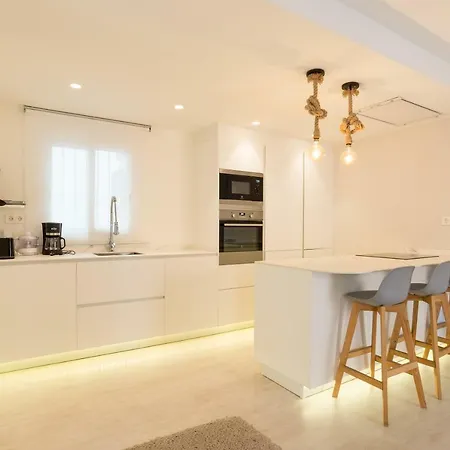 Gran Apartamento En El Centro Historico Con Parking Gratuito 4 Por Keywise Málaga
